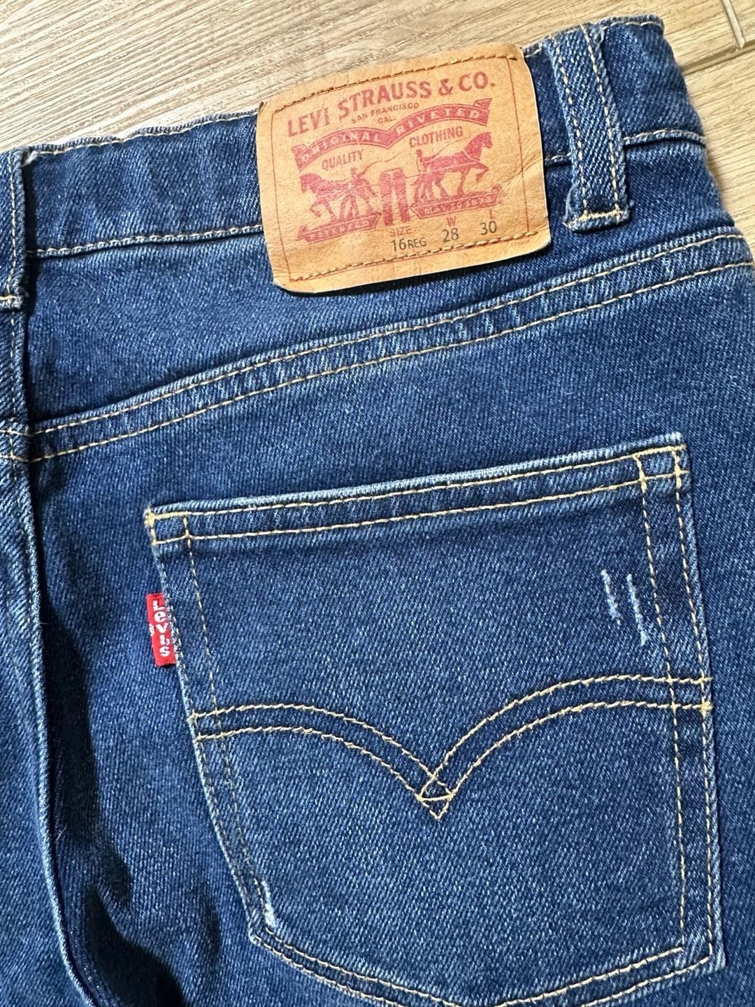 Levi’s Skinny Taper Jeans Boys Size 16 28×30 Distressed