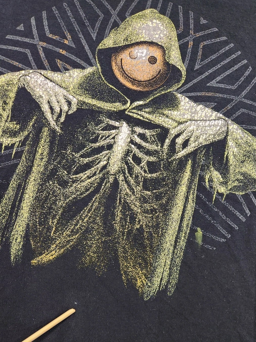 Into the AM Smiley Skeleton Reaper Graphic T-Shirt Mens Large Black Distressed
