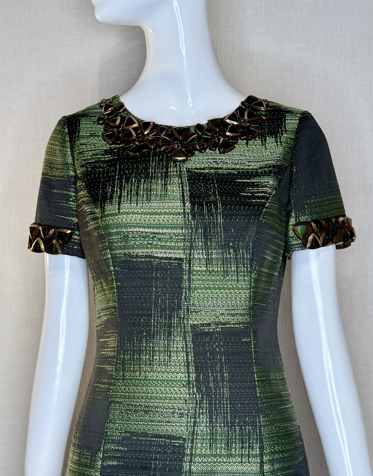Pre-Fall 2009 CAROLINA HERRERA Jeweled Knee-Length Shift Dress Size 8, VTG 2000s