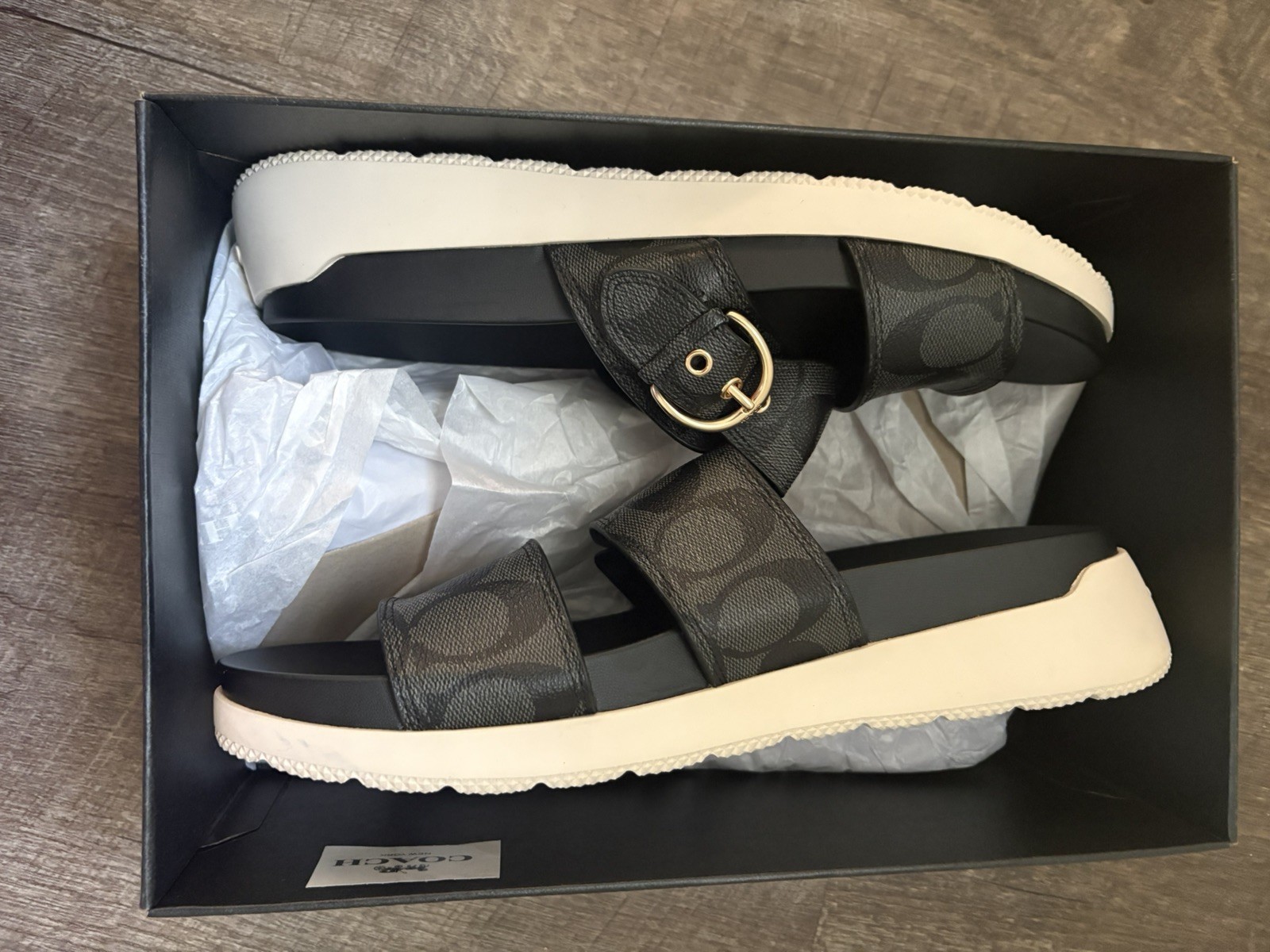 Beautiful Coach Black GWEN SIG SANDAL C8925 BLK CC704. Size 10 B