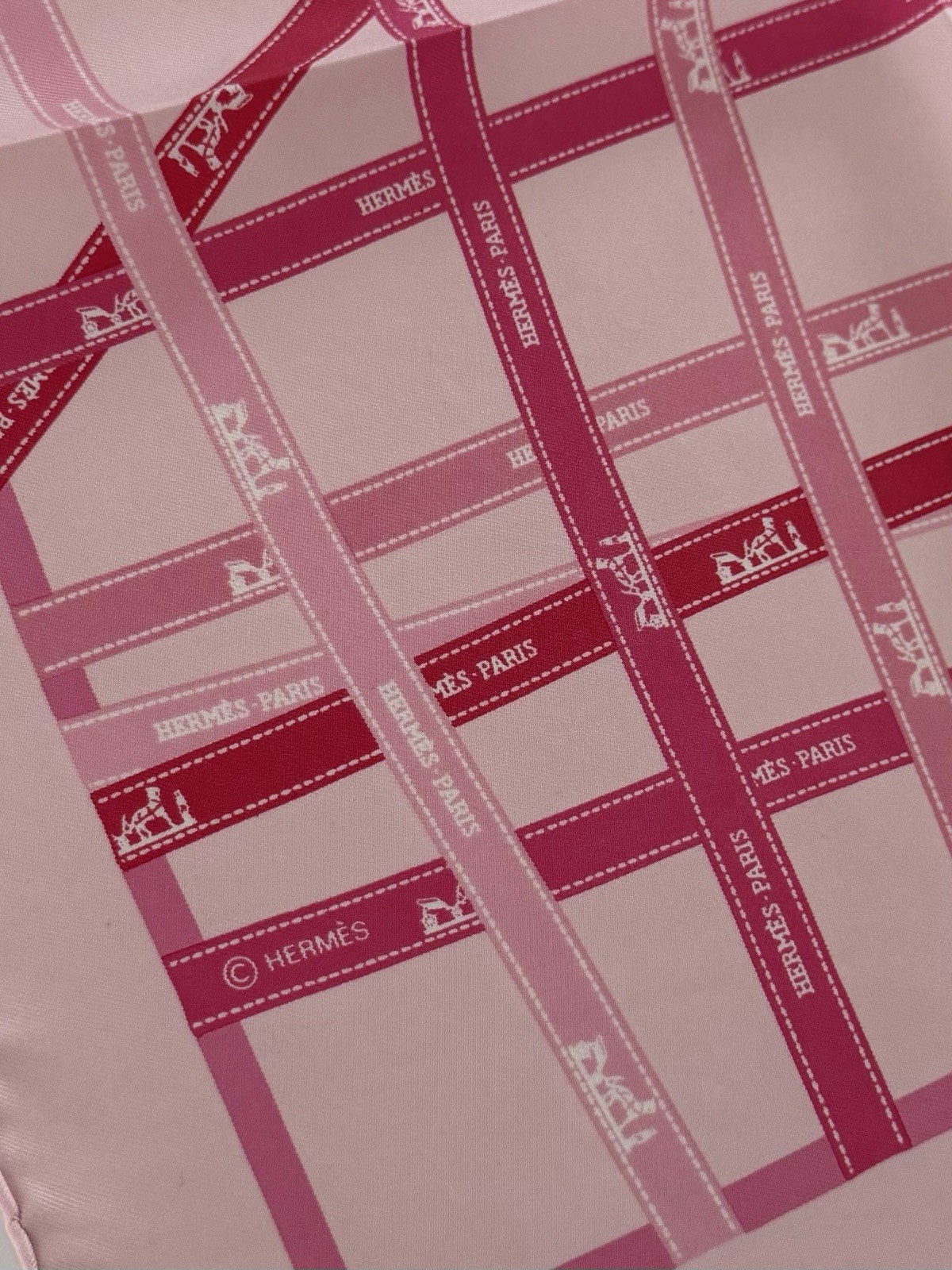 Hermes Scarf Bolduc . Authentic. Size 42×42 Cm. Excellent Condition. Pink.