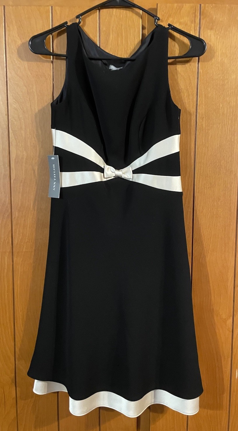 Ann Taylor 0P Petites Black and Beige Sleeveless Dress With Bow