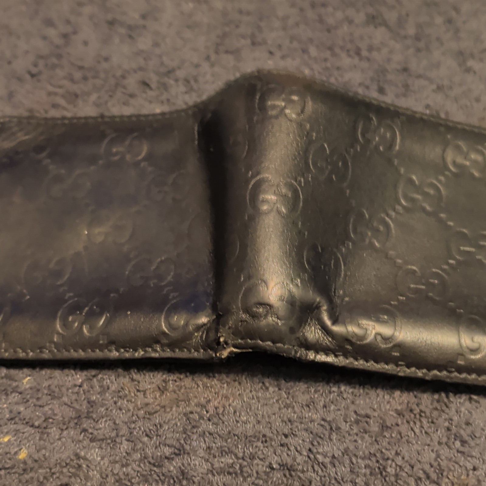 PRE-OWNED Gucci Men’s Black GG Logo Bifold Wallet with Credit Card Slots