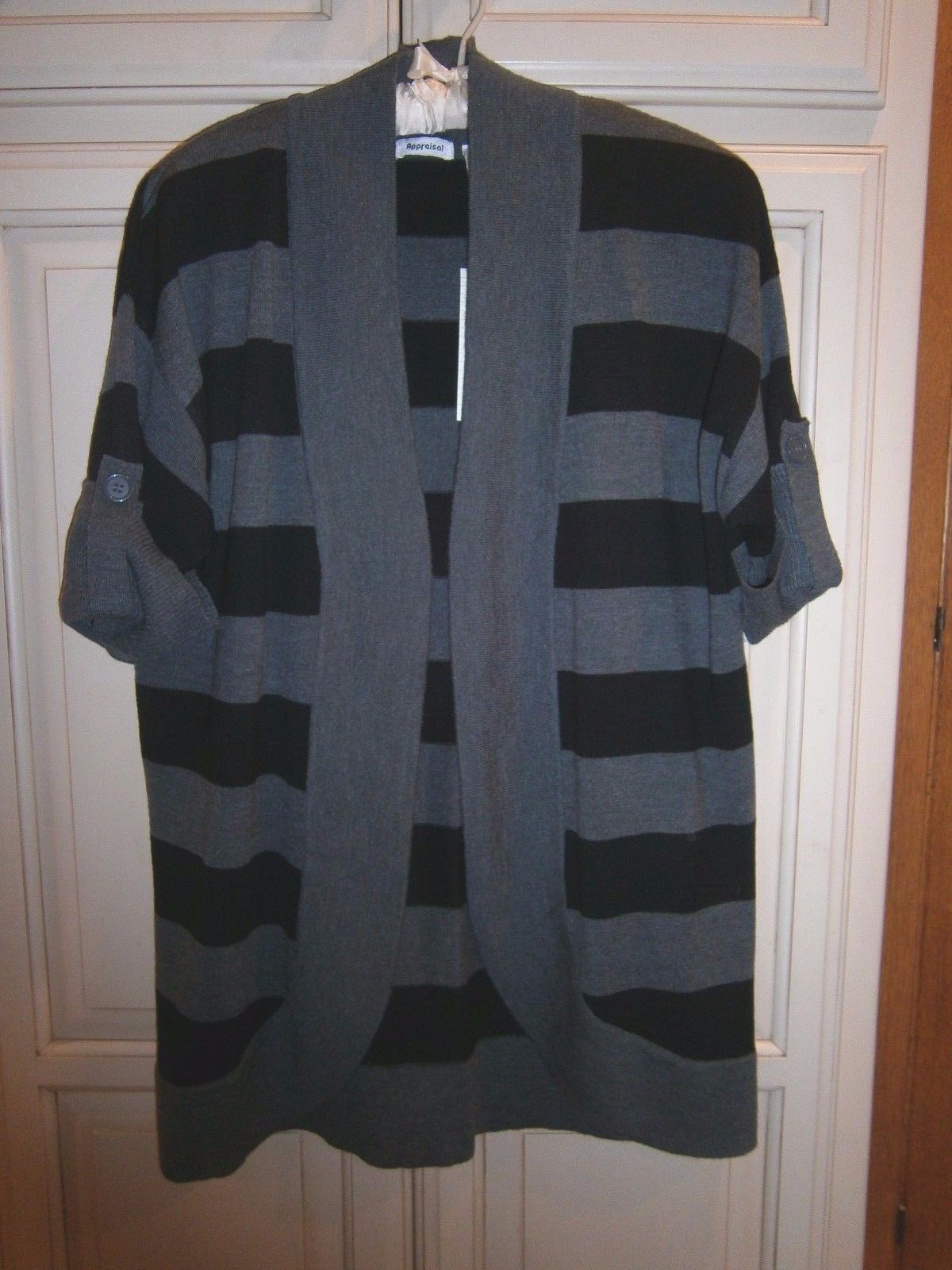 NWT APPRAISAL Black & Gray Striped Sweater Shrug~Open front~Tab slv~44″ bust~L