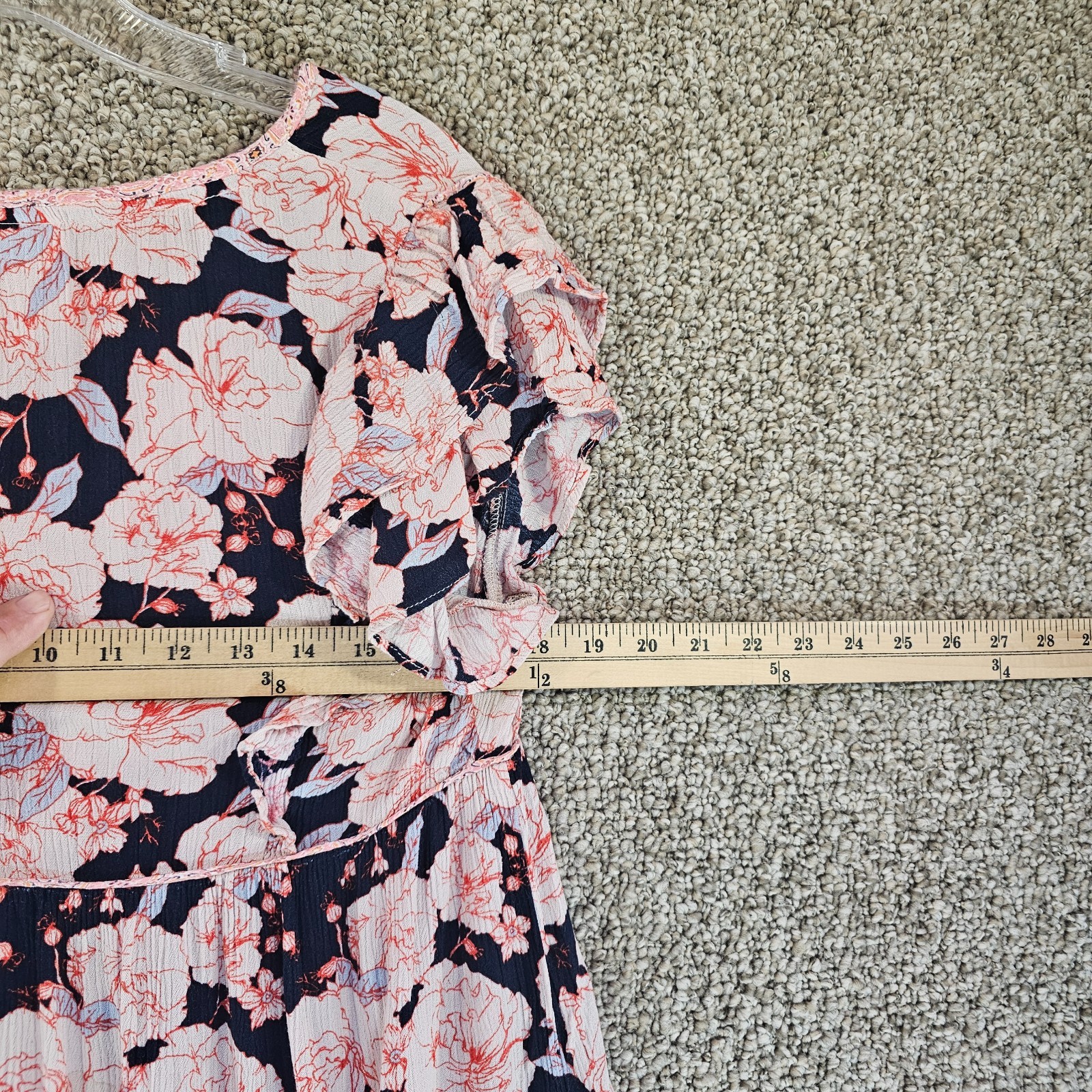 Knox Rose Top Blouse Womans Small Short Sleeve V-Neck Floral