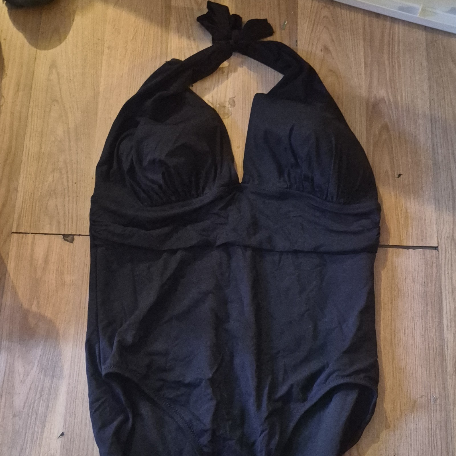 Lands’ End Women’s Black Solid One Piece Halter Swimsuit Size 16 DD