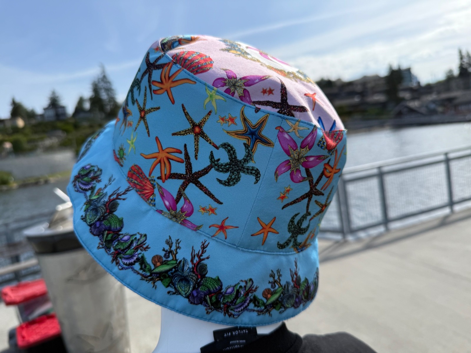 Vesace Reversible Bucket Hat with Sea Shell pattern Unisex size L