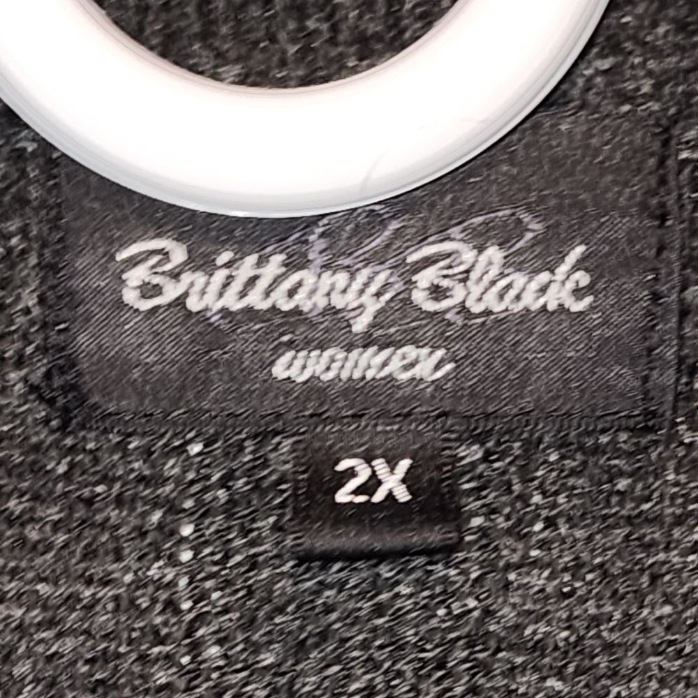 Preowned Brittany Black size 2X, dark gray ruffle sweater