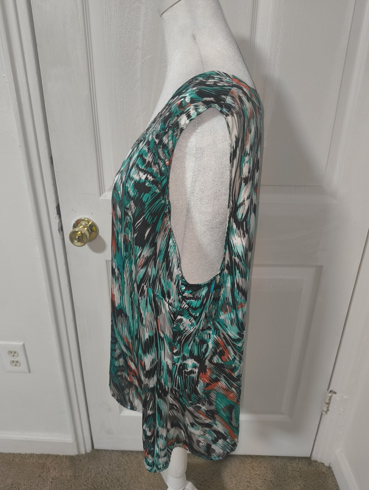 Kasper Teal, Coral & Black Abstract Printed Sleeveless Tank