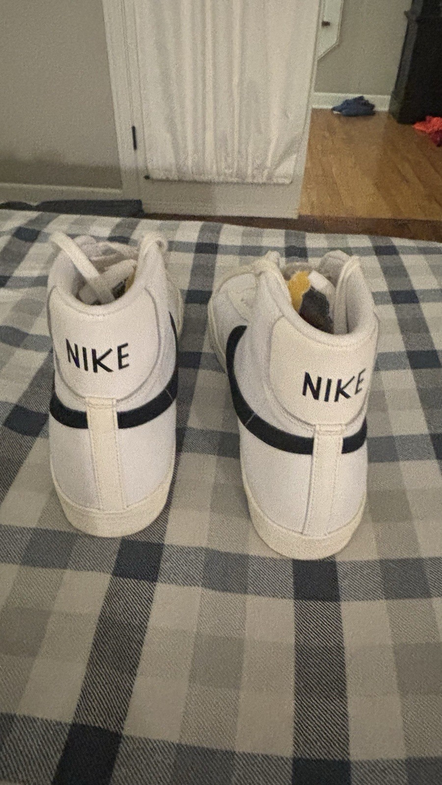 Nike Blazer Mid High Top White Black Men’s Athletic Basketball Sneakers