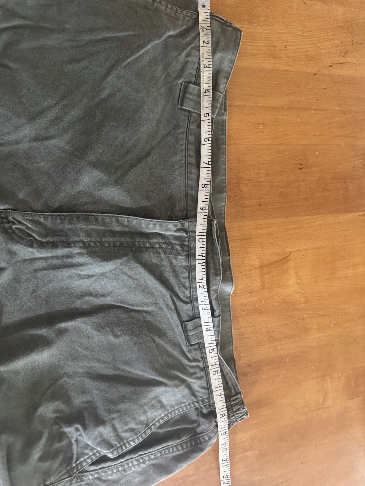 L.L.Bean Men’s Comfort Waist Green Cargo Shorts Cotton Canvas Zip Pockets