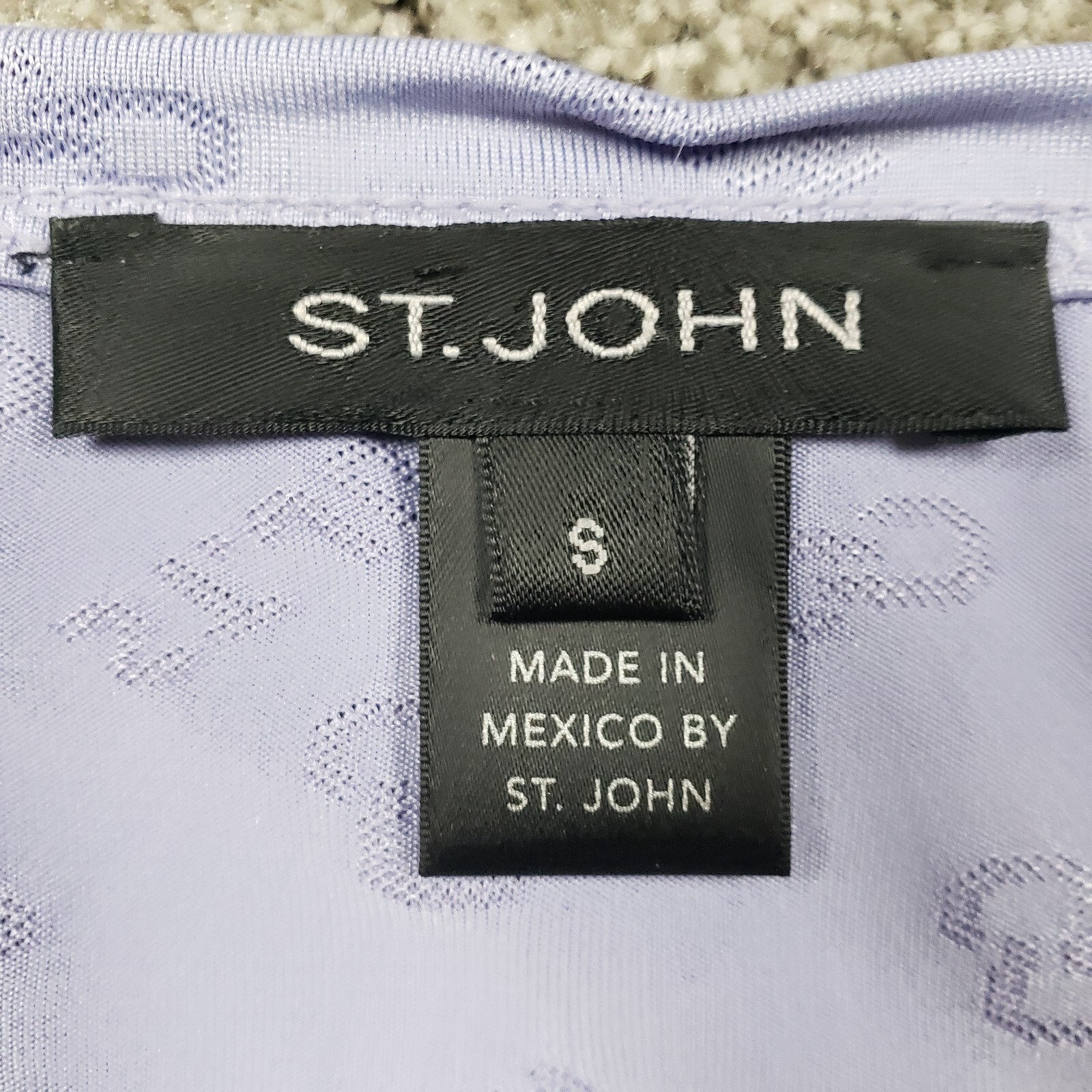 St John Top Womens Small Light Purple Crew Neck Silky Embossed Short Sleeve