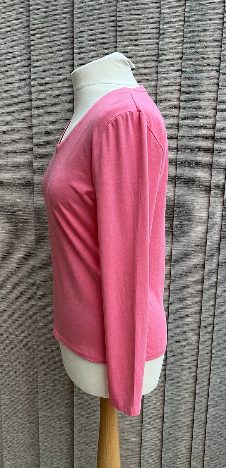 Kettlewell Silky Jersey V Neck Top Size M 222 Flamingo Pink ? Sp Au