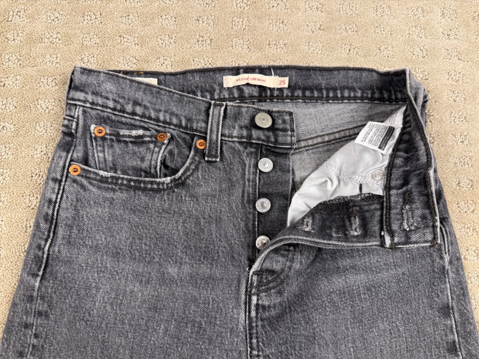 Woman’s Levi’s Wedgie Straight Premium Distressed Black Modern Big E 26×26 #1119