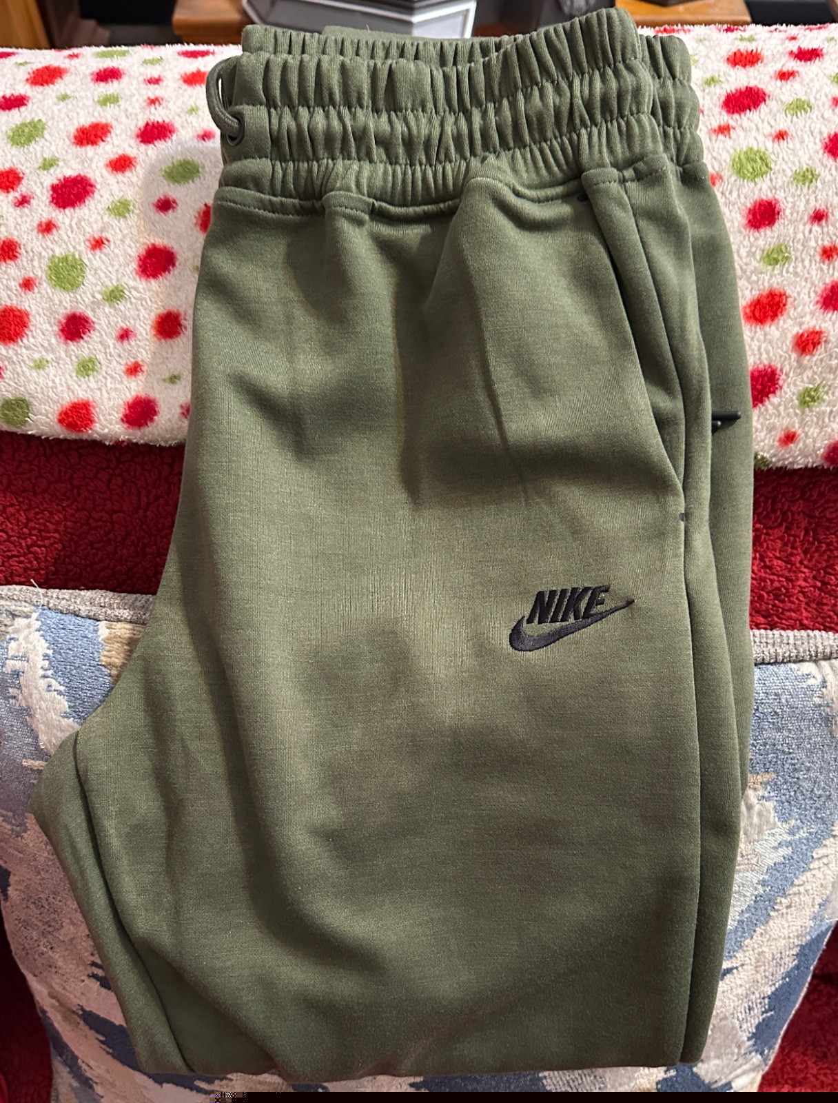 Nike Green Men’s Medium Cotton Polyester Tracksuit Set Hoodie & Pants 724402