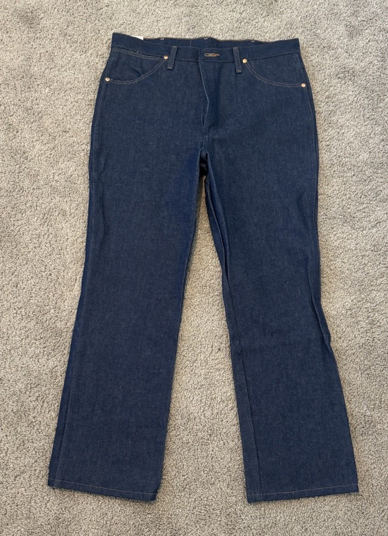 Wrangler Men’s Blue Dark Wash Slim Fit Mid Rise Bootcut 5-Pocket Jeans