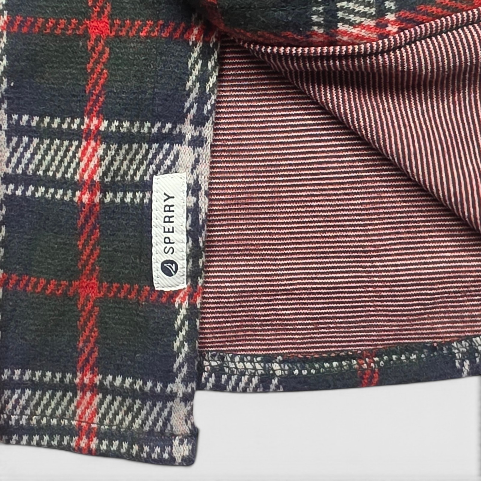 Sperry Plaid Flannel Shirt Men’s M Green Red Button Front 2 Pocket Stretch