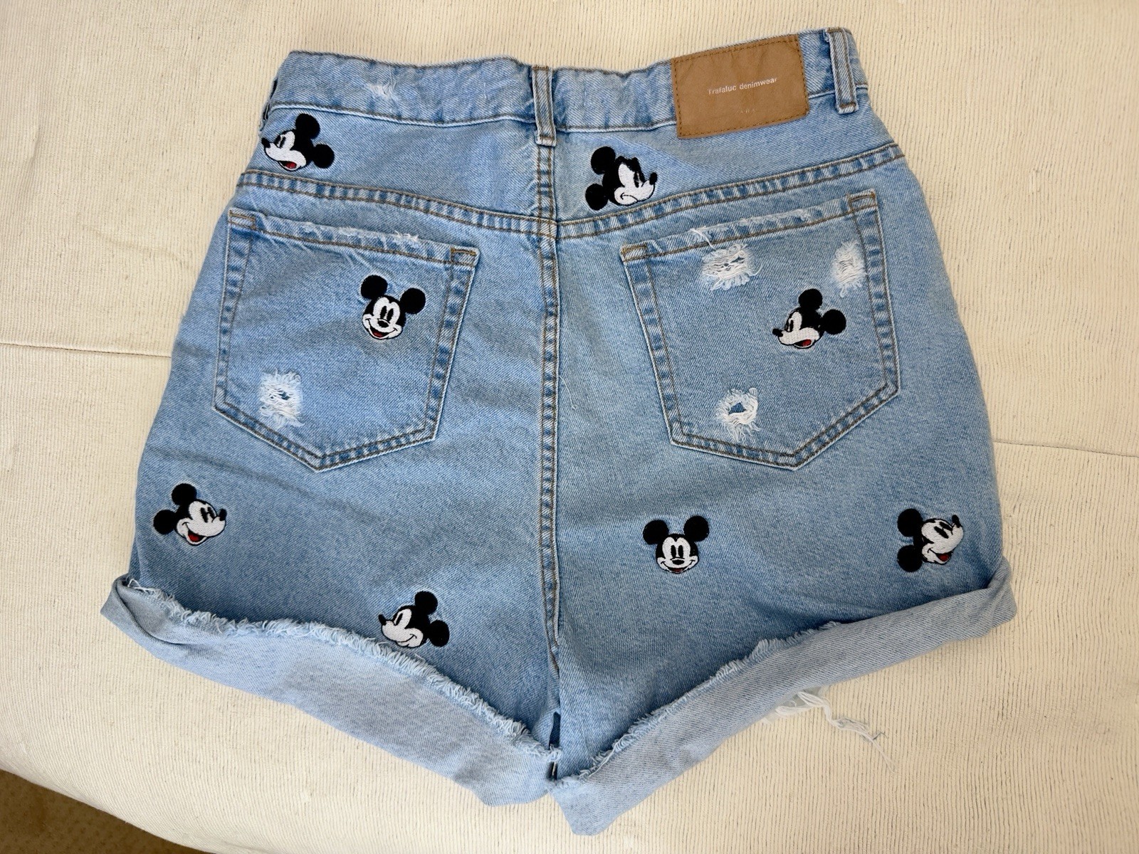 ZARA Mickey Mouse Embroidered Cut Off Denim Shorts Light Blue. READ DESCRIPTION