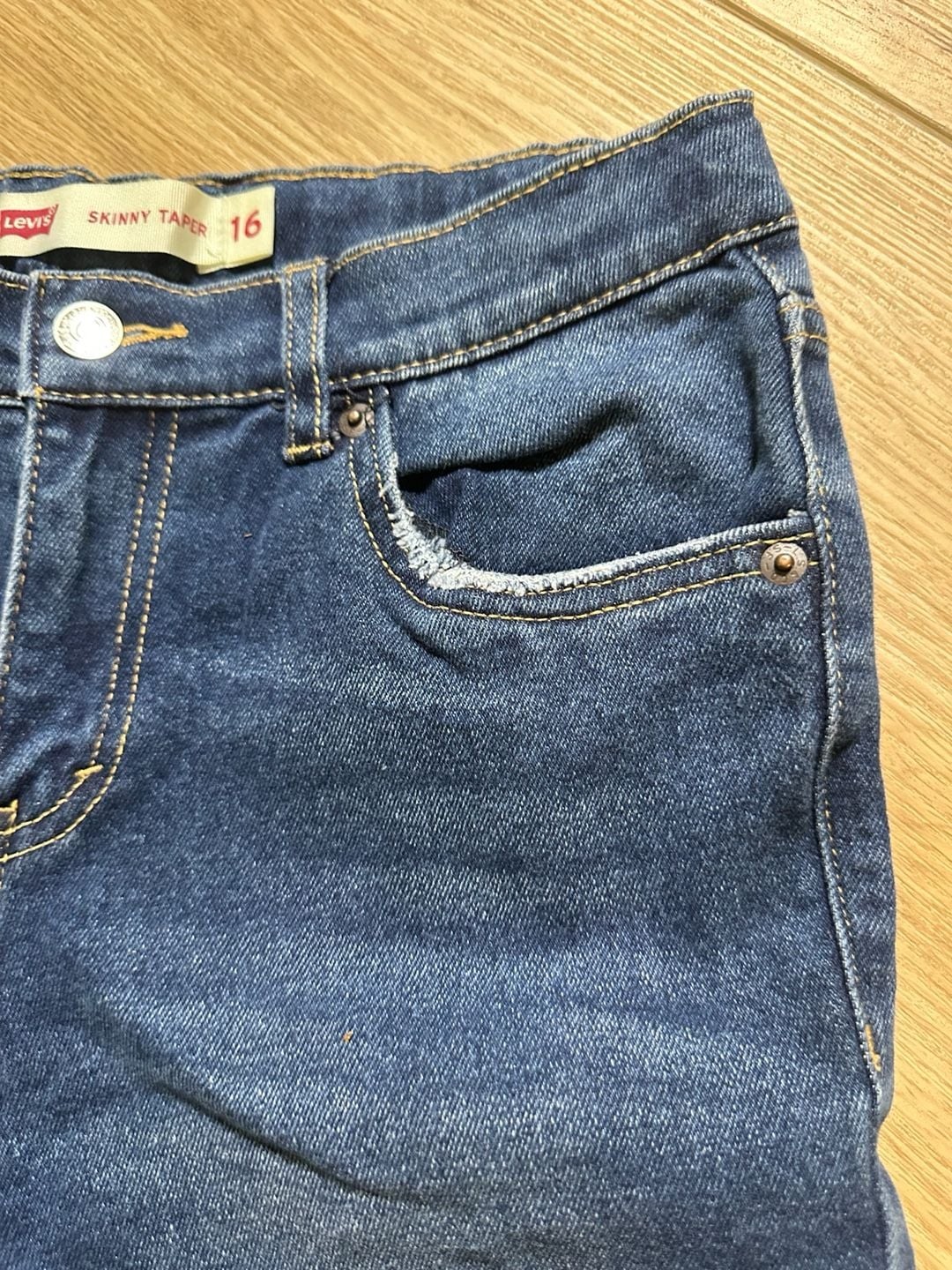 Levi’s Skinny Taper Jeans Boys Size 16 28×30 Distressed