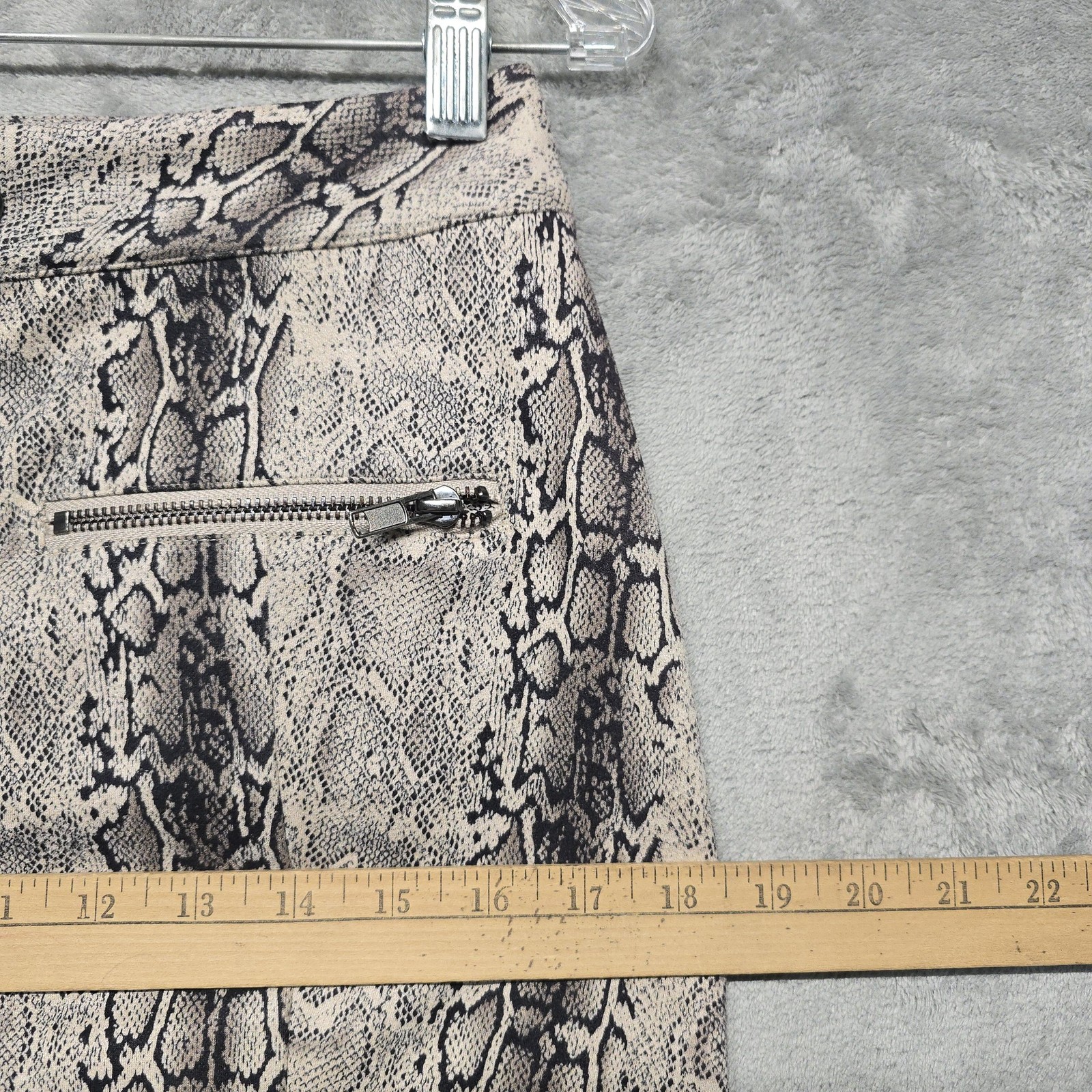 FATE Skirt Womens Size Medium Beige Snake Print Pencil Midi Zip Faux Pockets