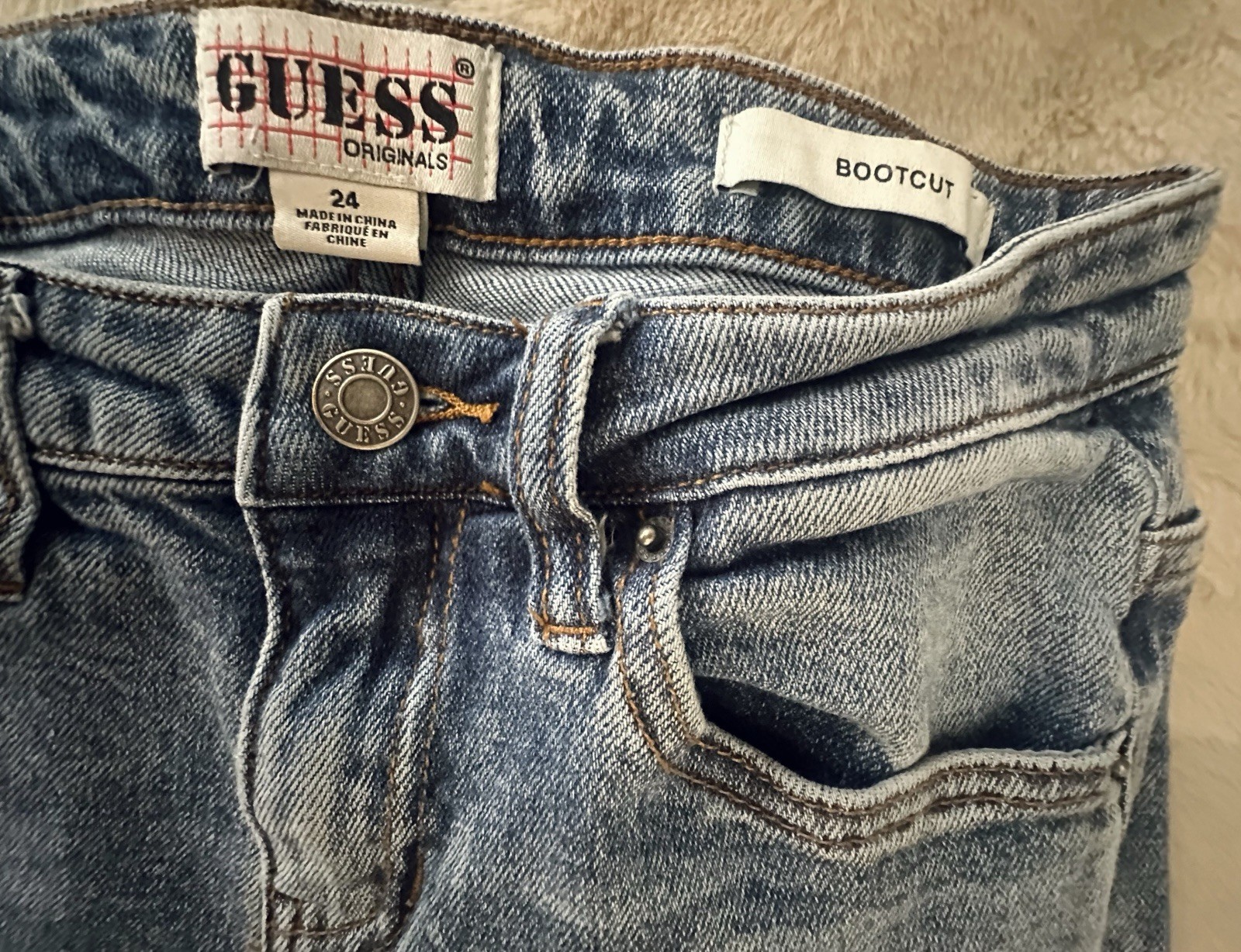GUESS Originals Women’s Bootcut Jeans Light Wash Blue Denim Logo 5-Pocket 24