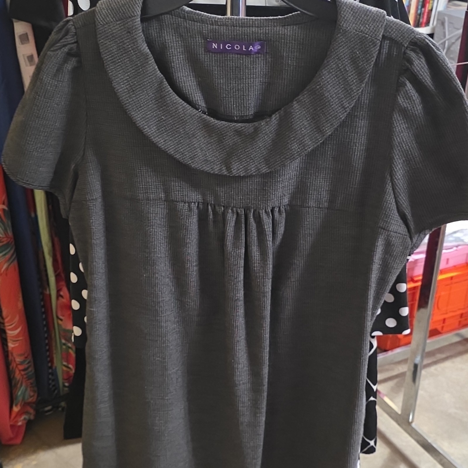 NICOLAS Women’s S Gray Solid Shift Dress Knee-Length Scoop Neck Short Sleeve