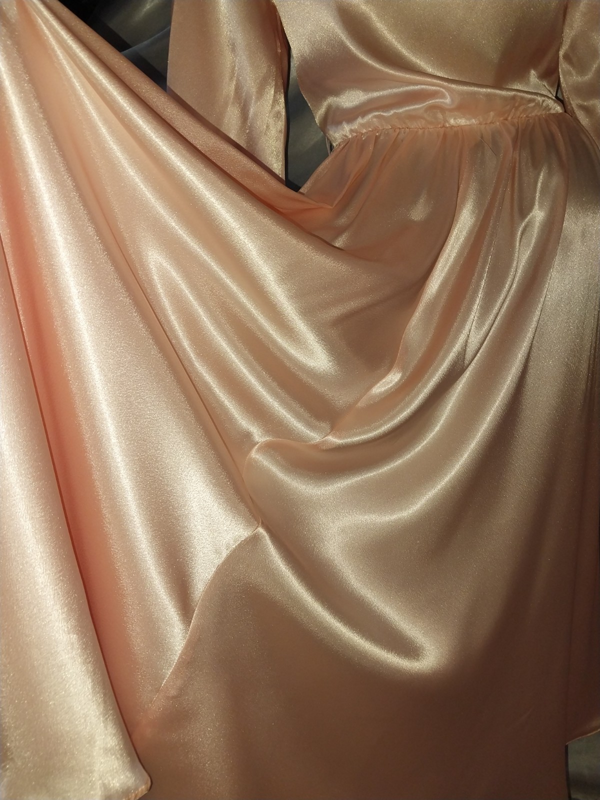 Vtg SATIN IMPORTED PEACH PINK COWL CASCADE 350″ GRAND SWEEP FLARE MAXI DRESS L42