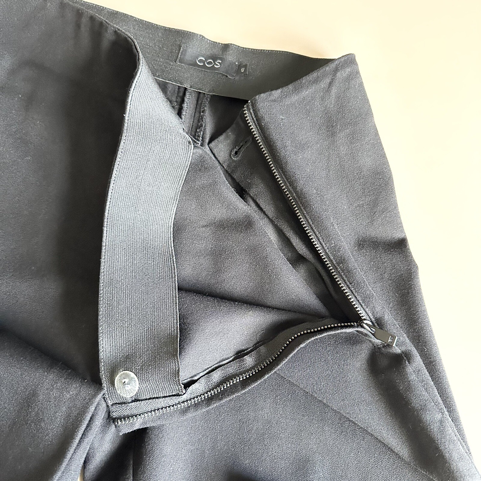 Cos Black Pants Side Zip Stretch Waist Women’s Size 42 (M/12)