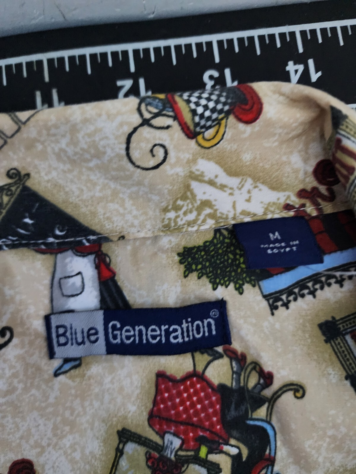 Blue Generation Hawaiian Shirt Mens Size Medium Beige Button Up Bistro Print NWT
