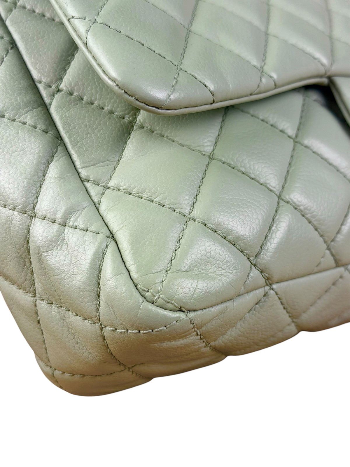 Size OS – Chanel Light Sage Green Medium Classic Flap Shoulder Bag 2008 / Pre-Ow