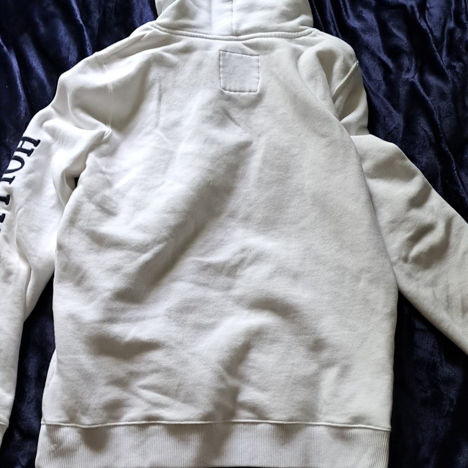 Hollister Hoodie Sweatshirt Women’s Size Medium New White Embroidered Logo
