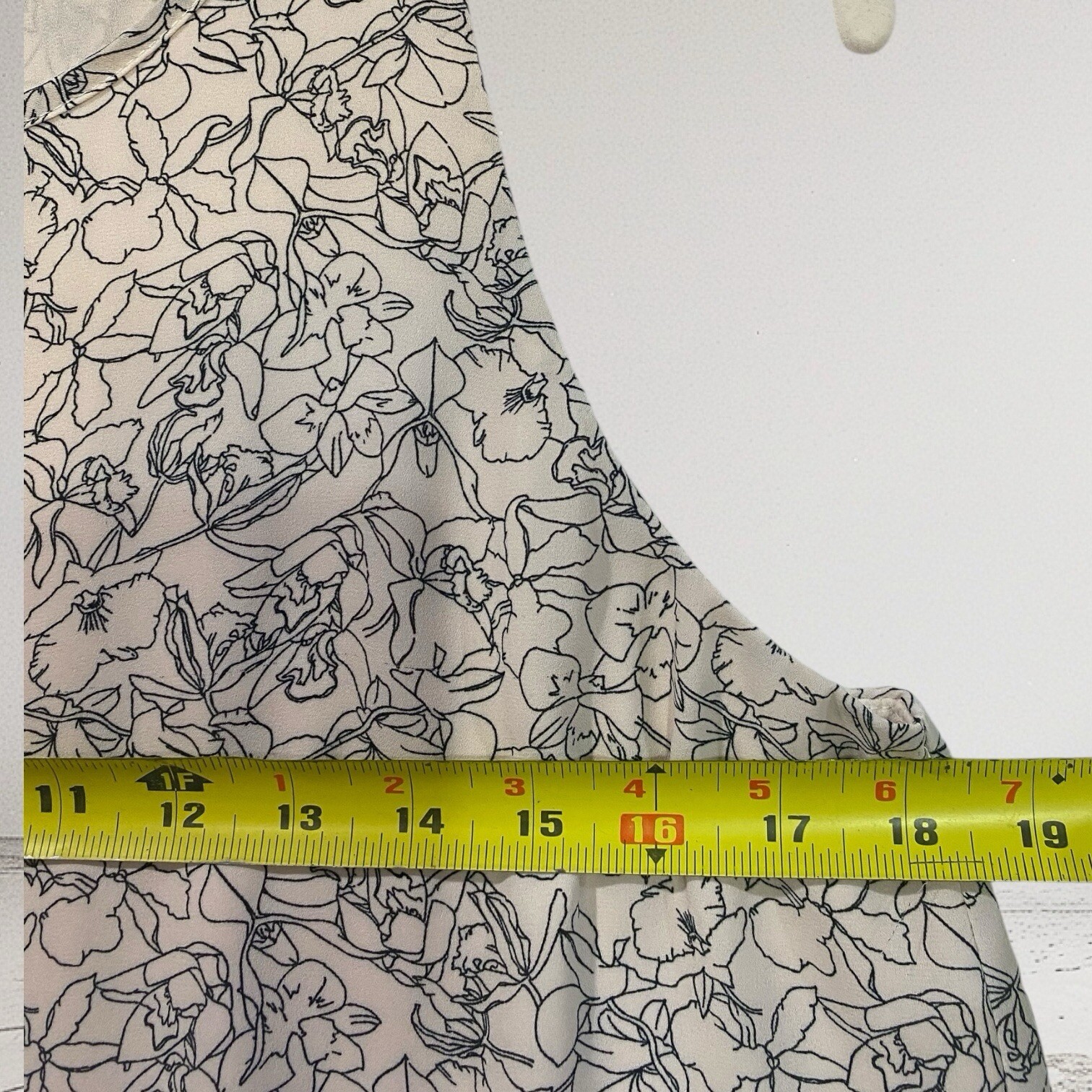 Dalia Womens Floral Sleeveless Layered Top Size Medium Split Back Summer Chic