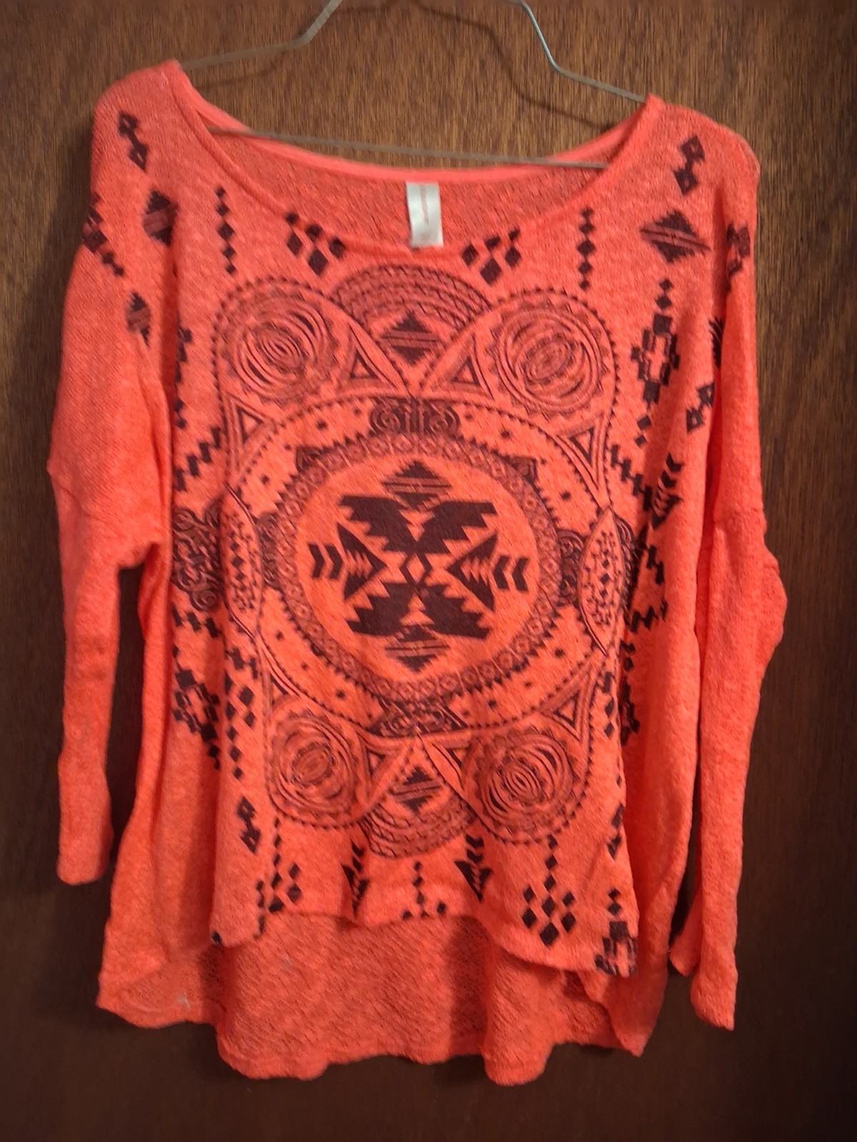 No Boundaries Coral & black Knit top. Boho Mandala Design. Size XL (15-17)