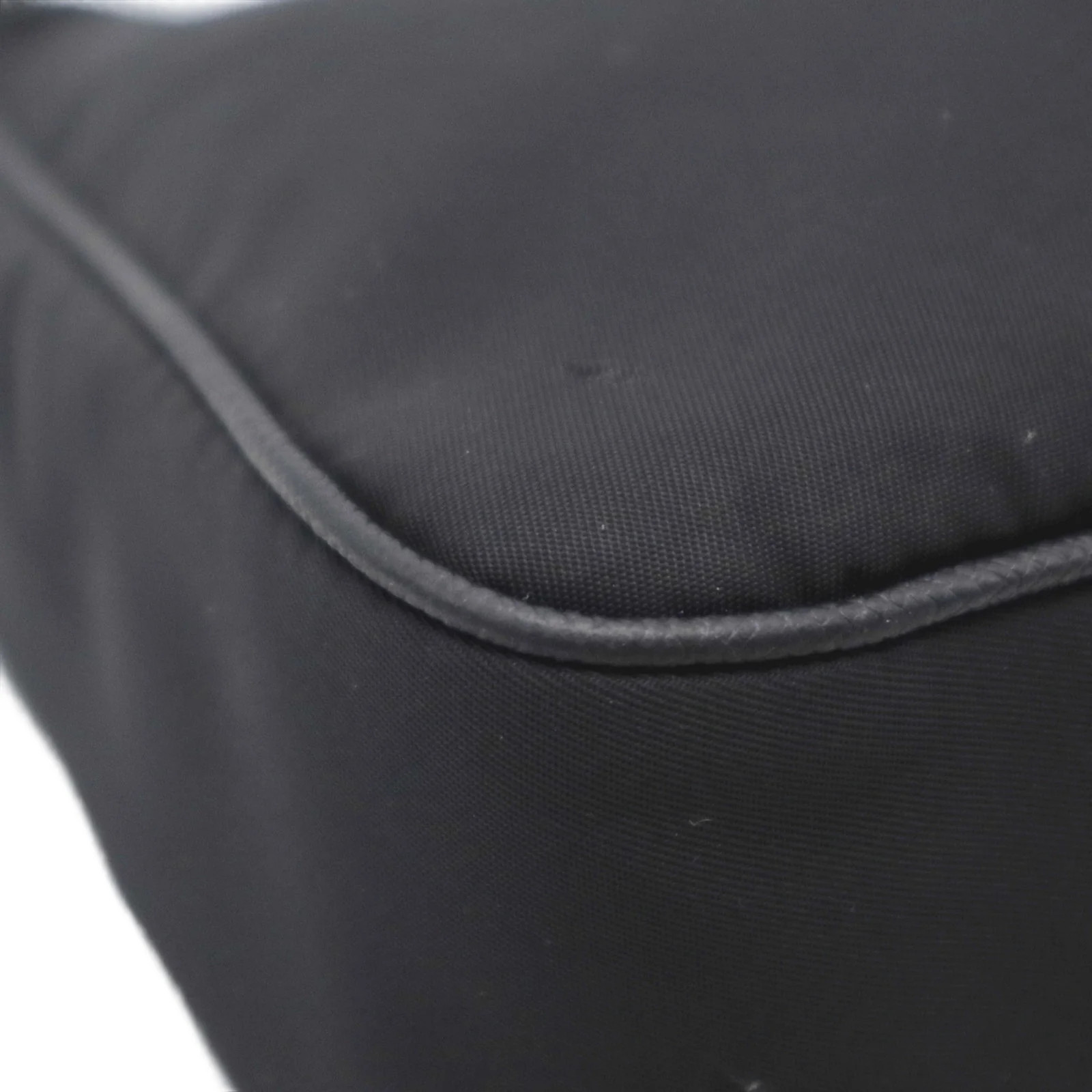 Prada Re Edition 2005 Shoulder Bag Black Tessuto Nylon (mm060526a5r)