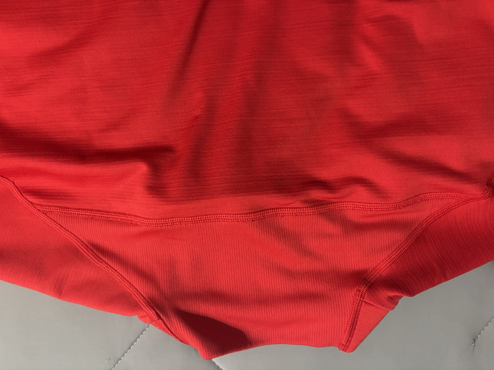 Nike Red Men’s Long Sleeve Turtle Neck Size XL MLB Performance Baseball Shirt