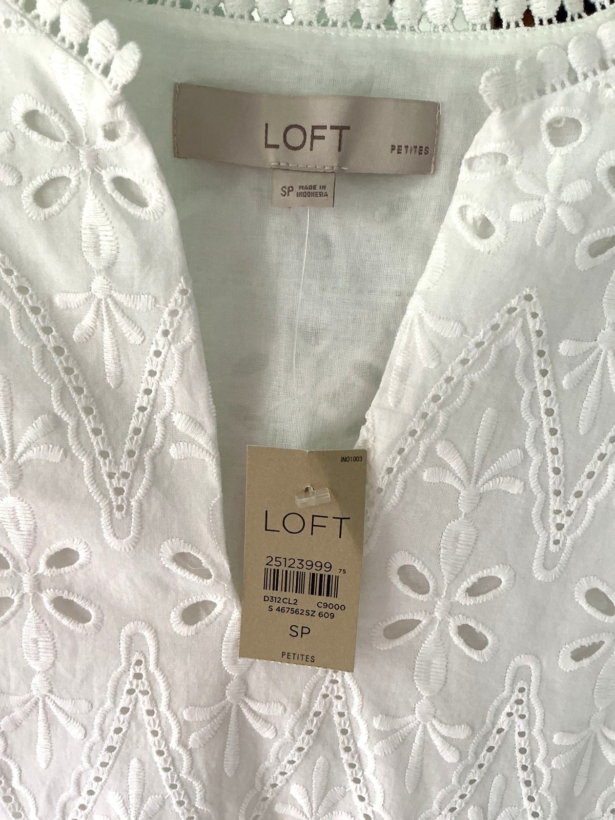 Loft Eyelet Lace Blouse Women’s SP Small Petite Sleeveless Lightweight NWT