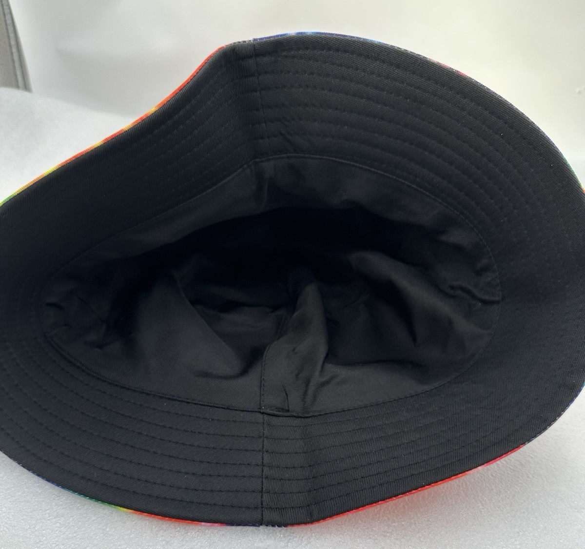 Unisex Men’s Women’s Tie Dye Bucket Hat Cool Multi Color & Peace Sign Necklace