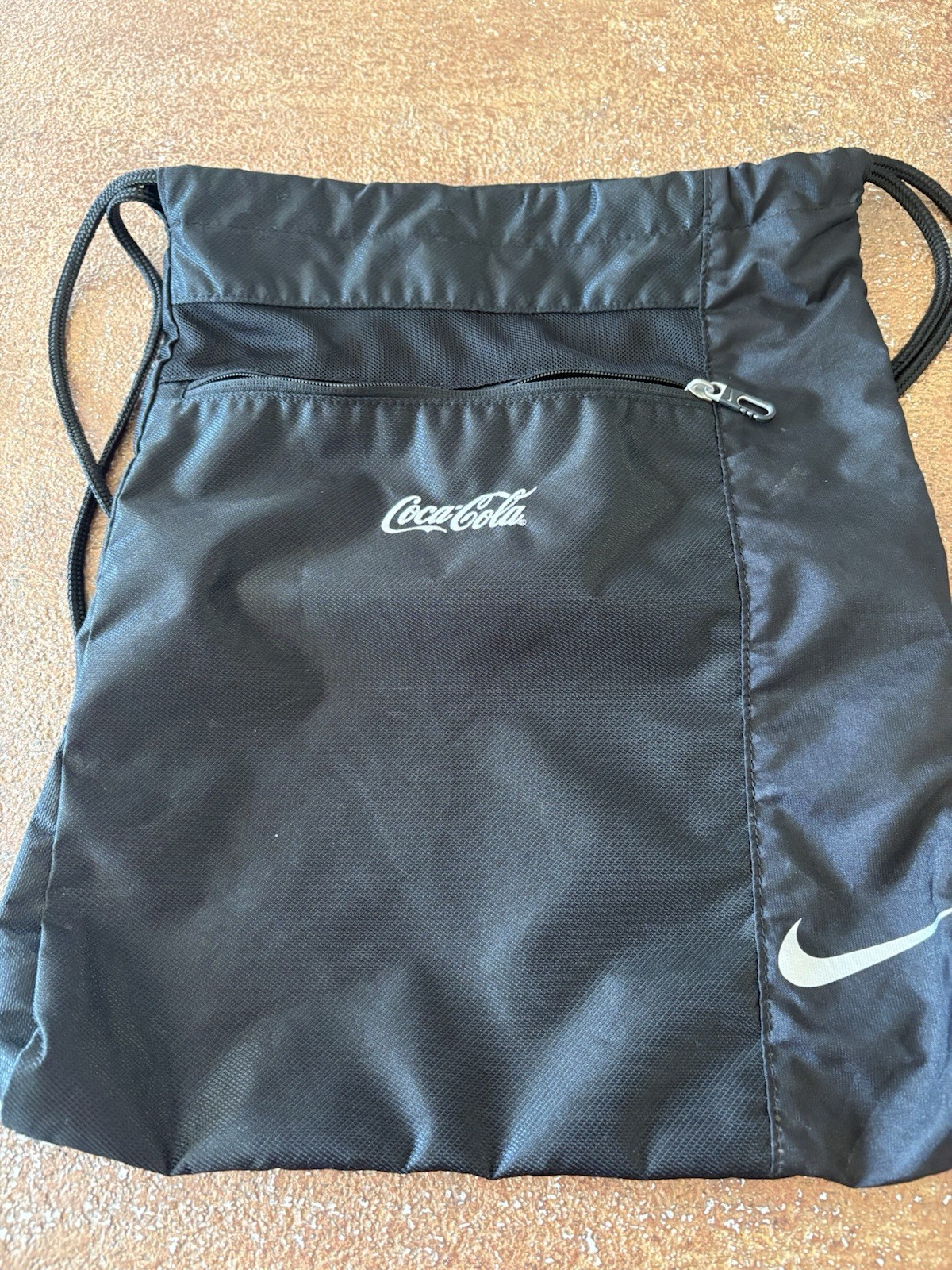 Nike Drawstring Backpack Black COCACOLA Branding Zip front pocket FREE SHIP