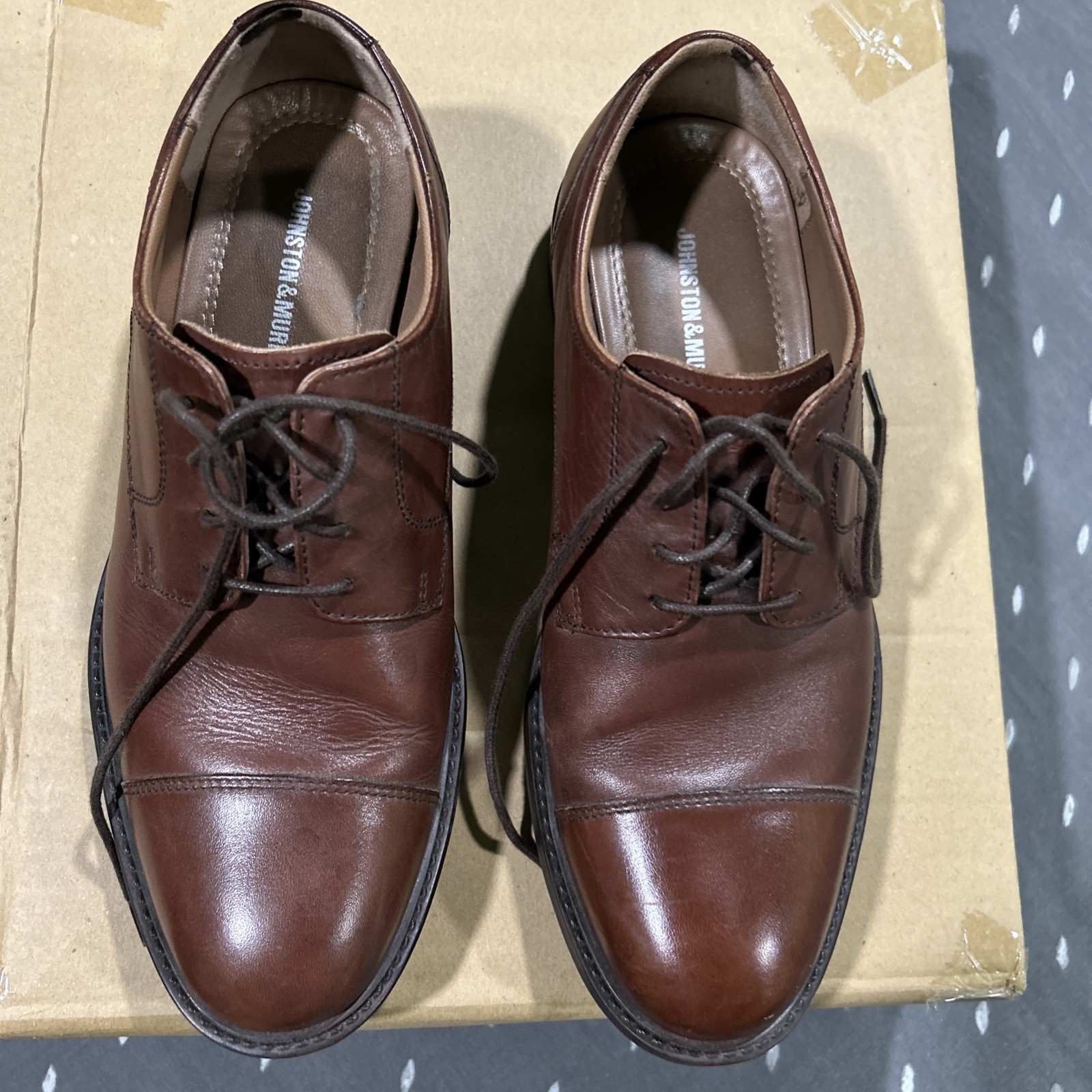 Johnston & Murphy shoes men 9.5 W Cap Toe Oxfords