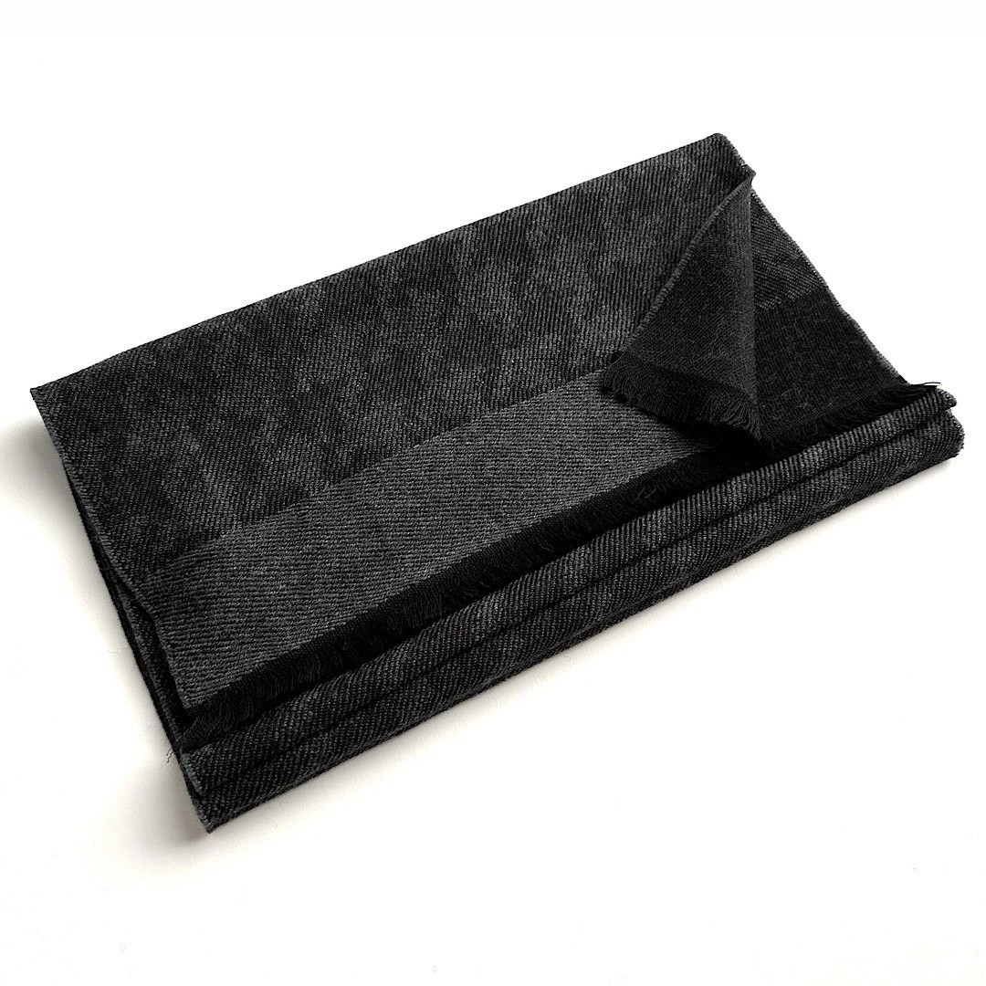 D’URBAN Gray 100% Wool Scarf Houndstooth Made in Italy NWT