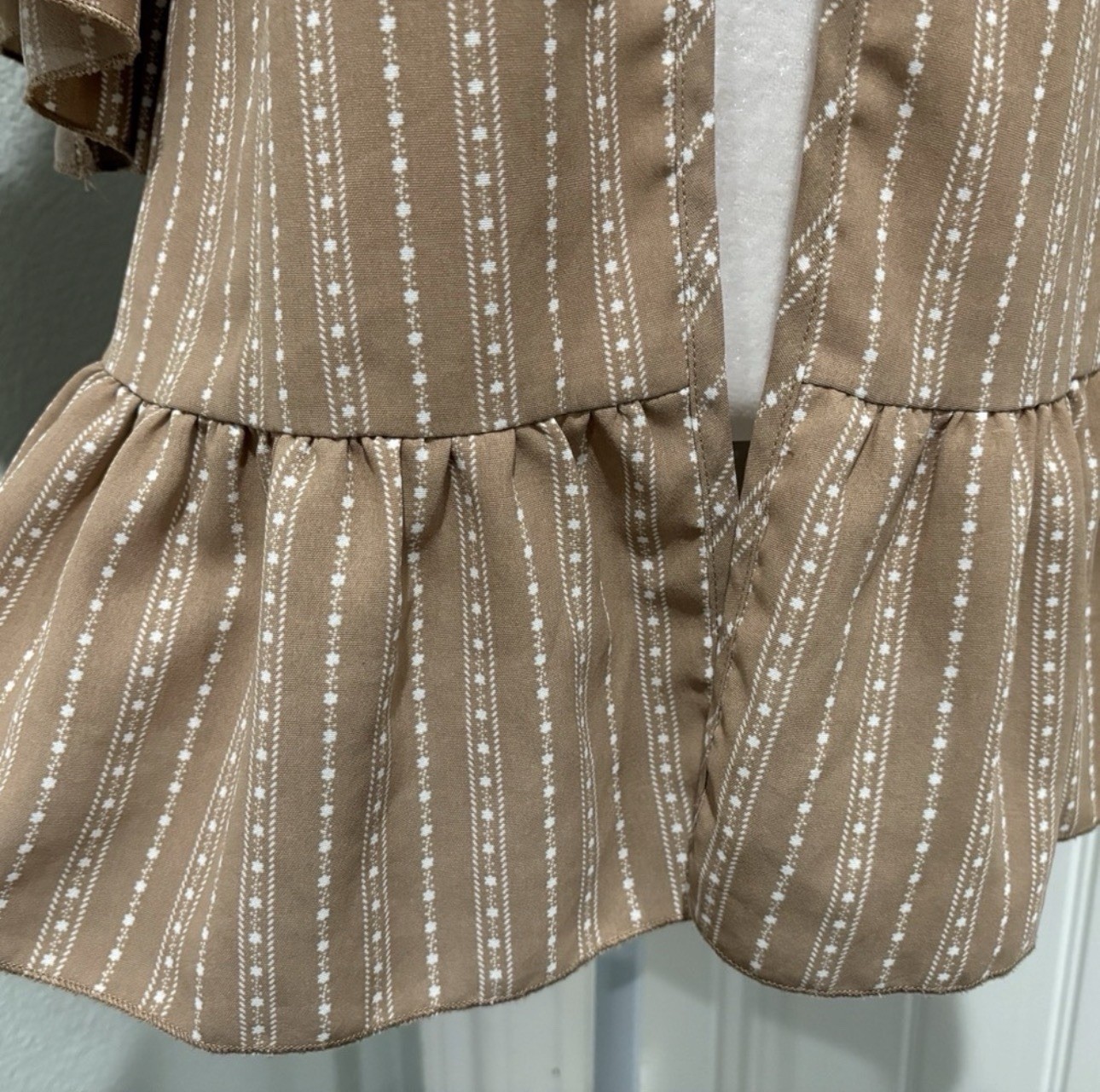 Hailey & Co Brown White Striped Open Front Ruffle Hem Bell 3/4 Sleeve S