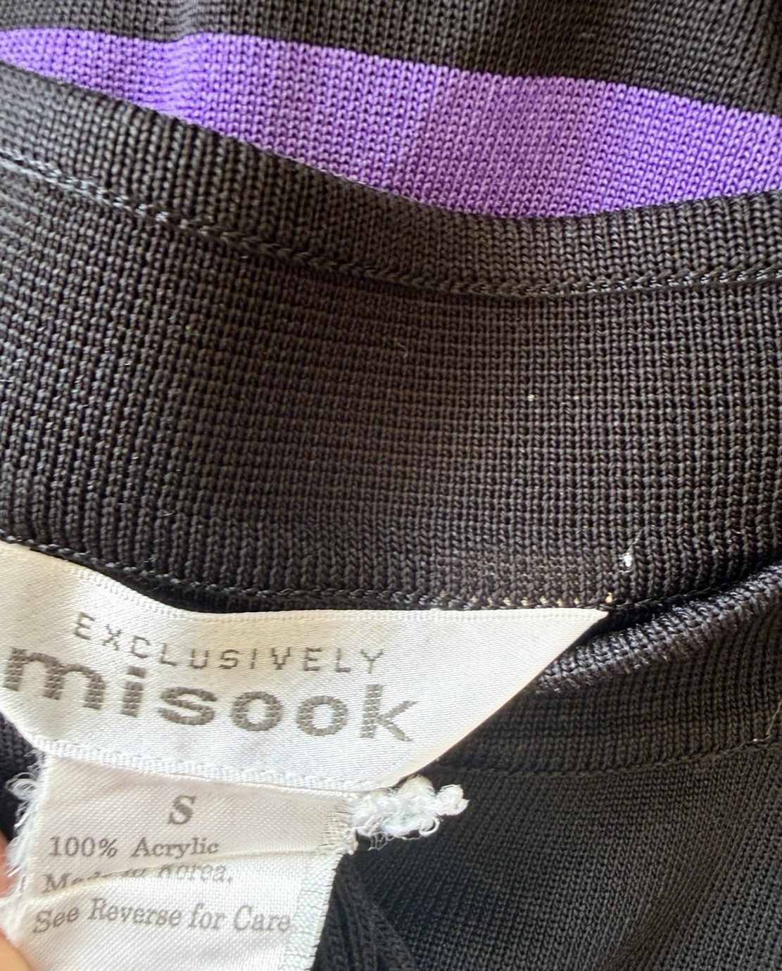 EXCLUSIVELY MISOOK Top Black Purple Colorblock Lace Up Neckline 3/4 Sleeve S