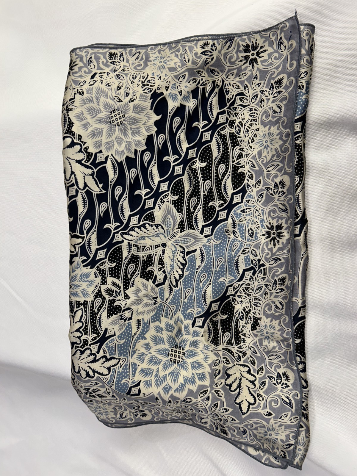 Batik Wayang Singapore 100% Silk Scarf Blue Batik Print New Boxed Gift