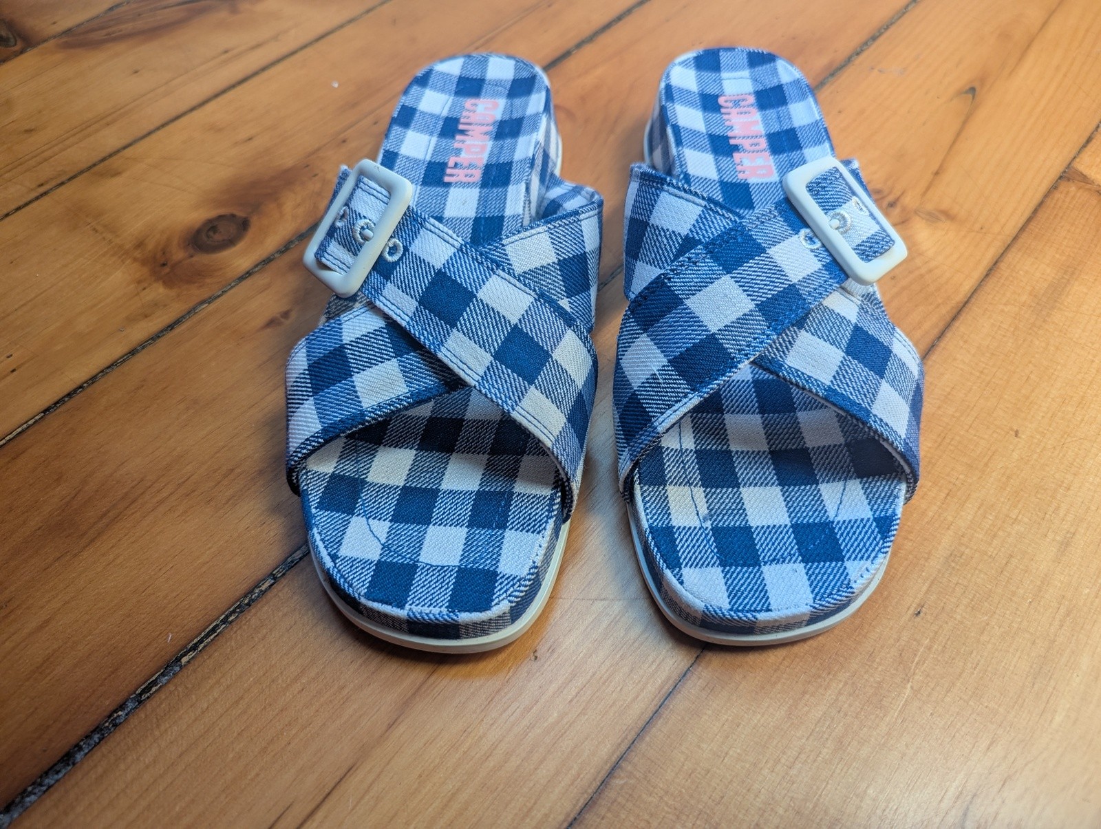 NIB CAMPER NAVY AND WHITE GINGHAM ATONIK CROSS STRAP SANDALS SIZE 8 RUNS SMALL