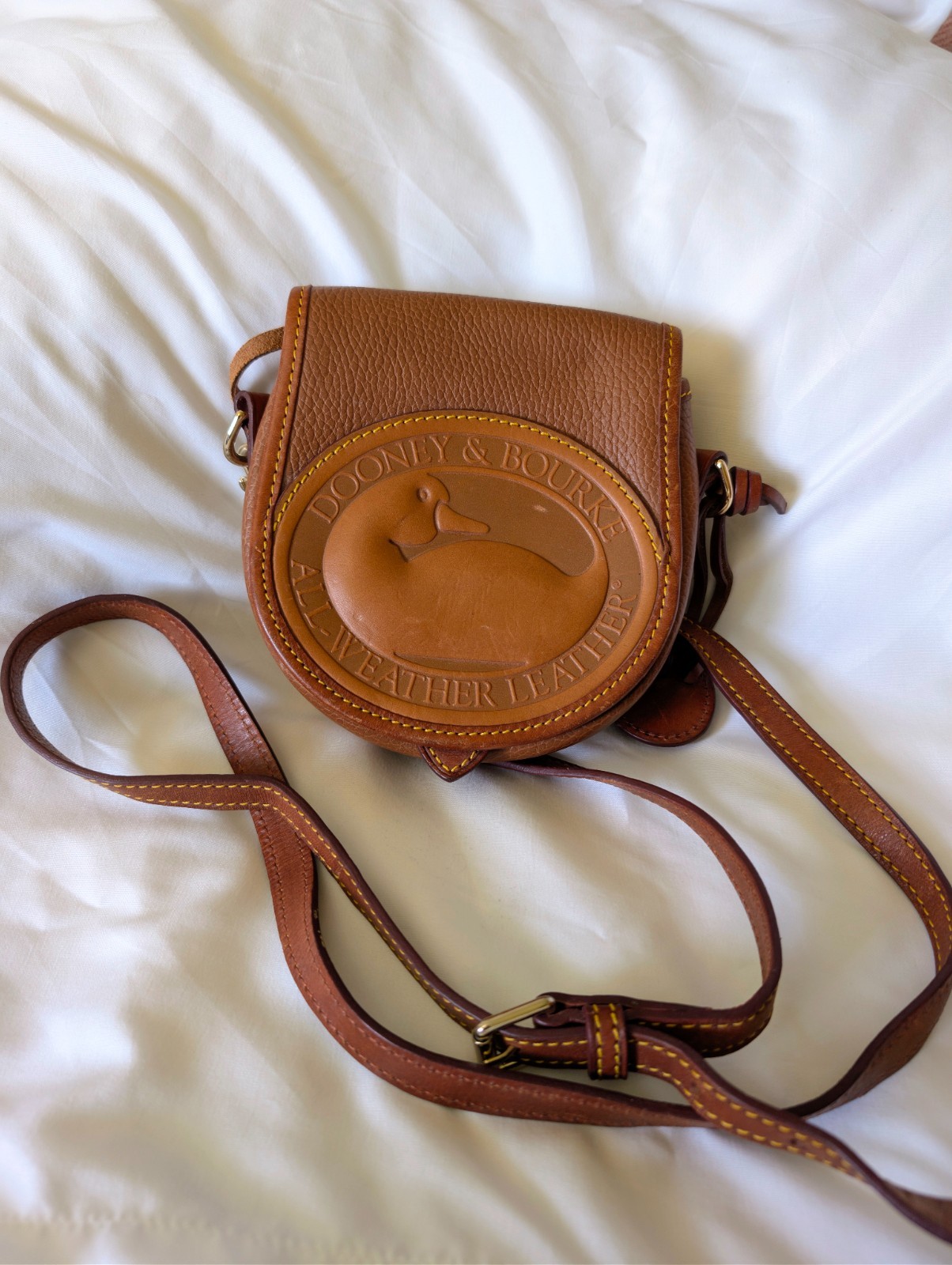 Vintage Dooney & Bourke All Weather Leather Big Duck Purse – Q150C brown