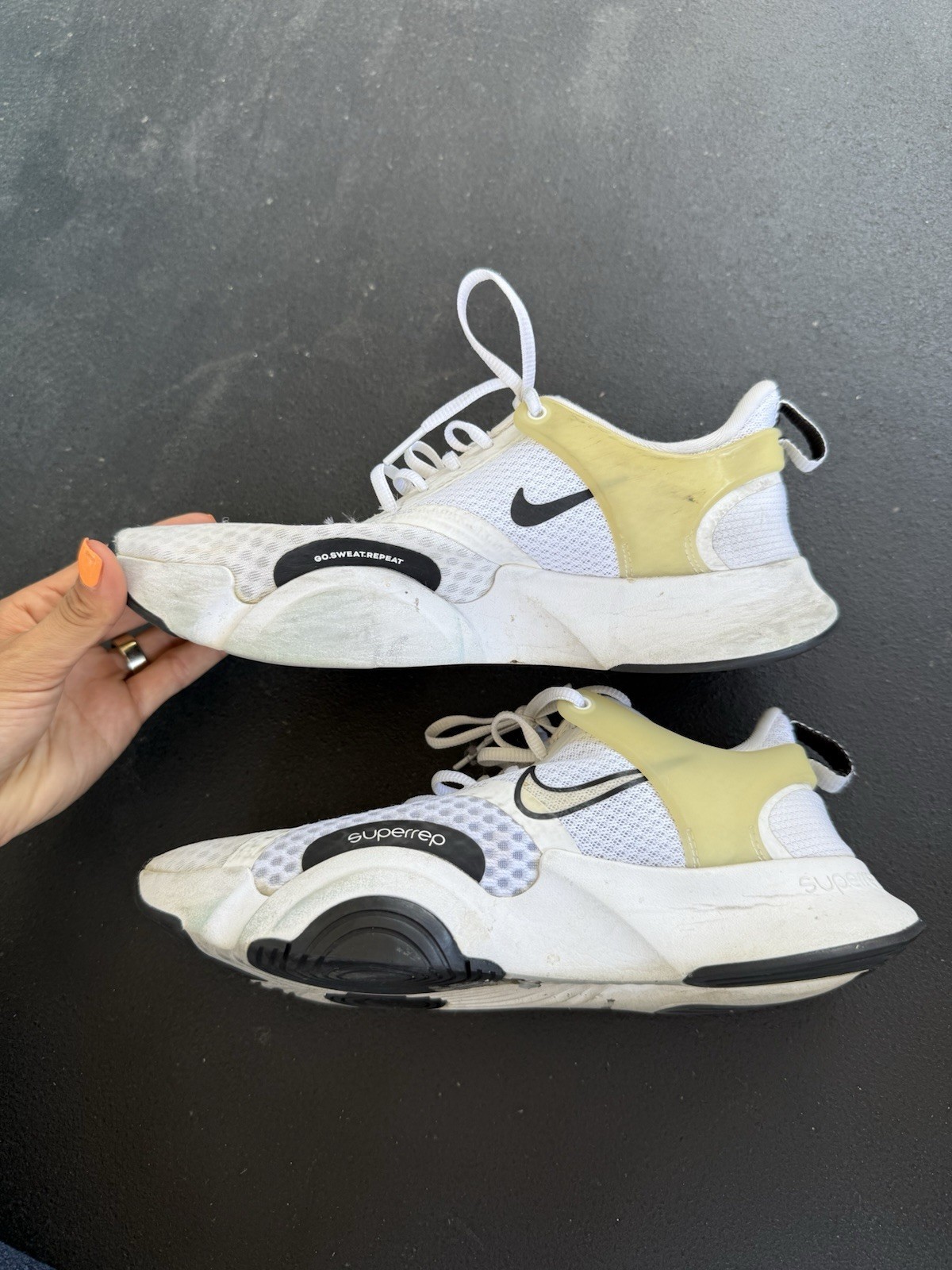 Nike Superrp White Sneakers 8.5 Women’s Athletic Shoes