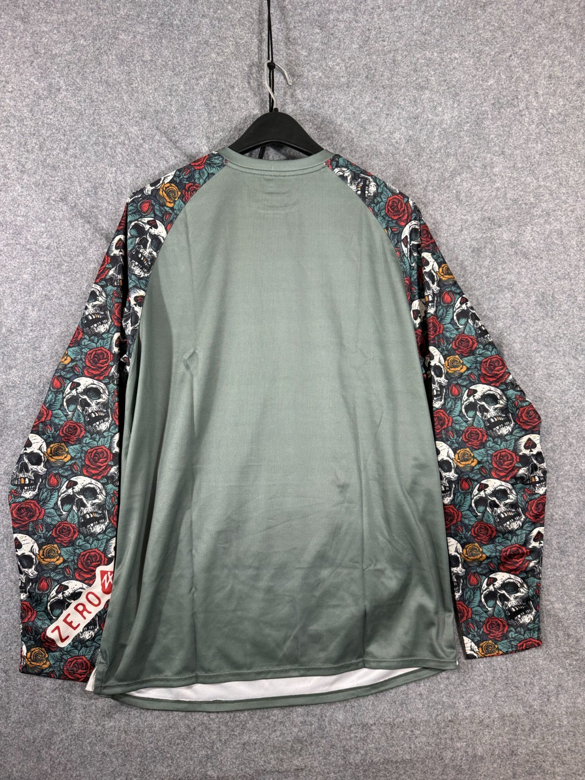 Zero Foxtrot Performance Shirt Mens L Green Skull Roses Crew Rash Guard NWOT