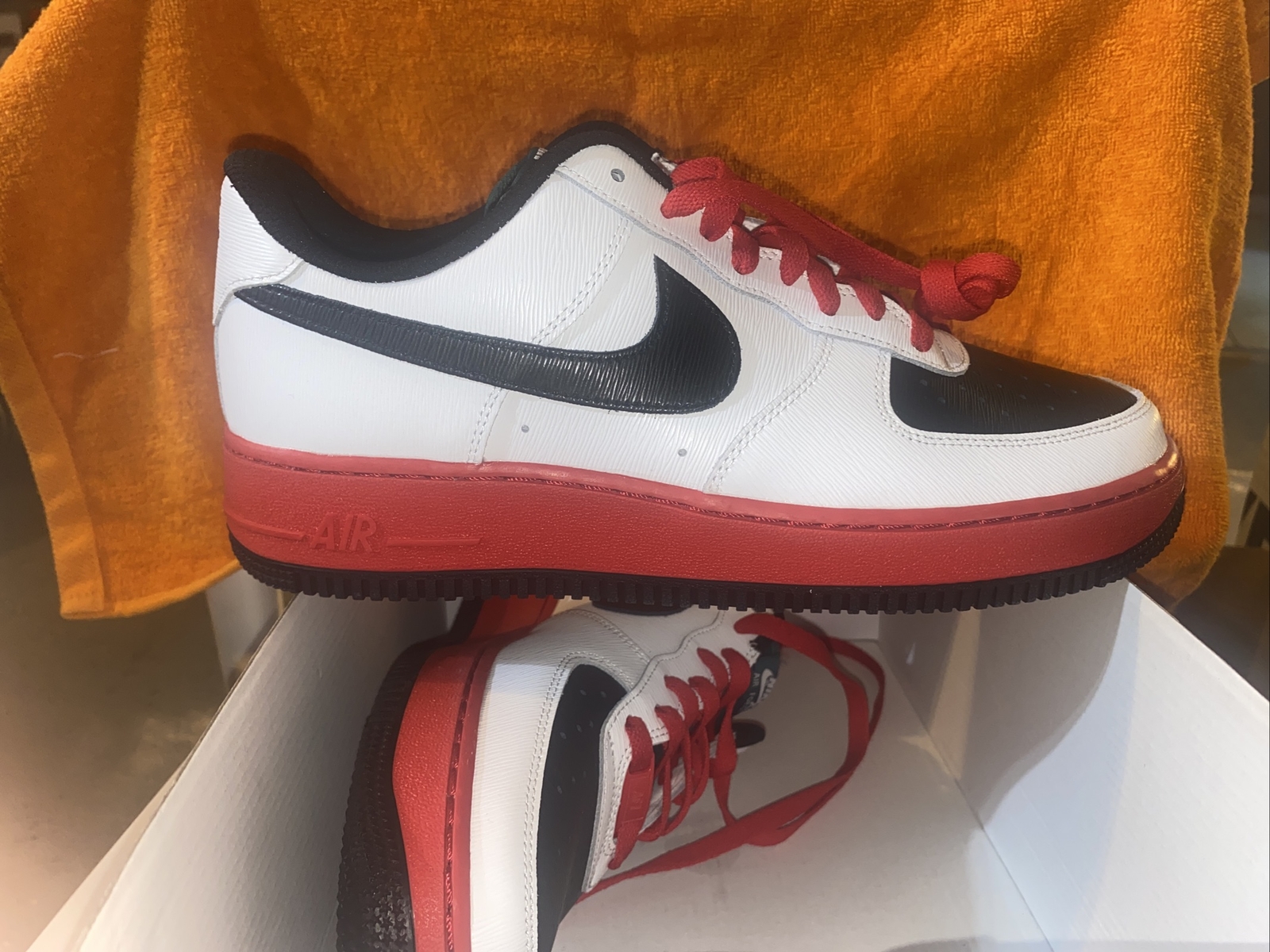 Nike Air Force 1 Low ESS ID NBY White/red/Black Size Us 9.5 CT7875 994 No Lid