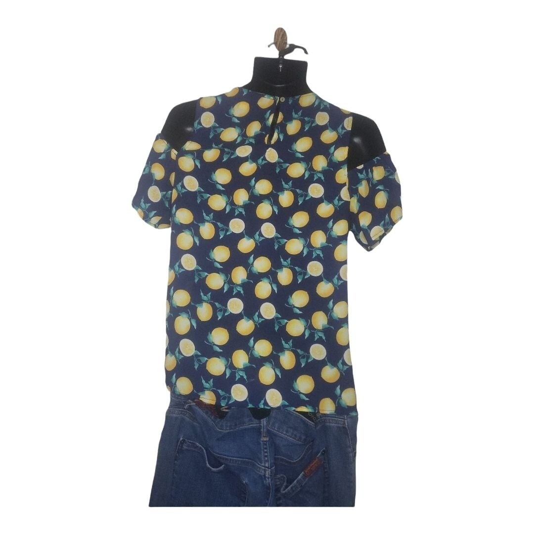 Blue Pair Womens Medium Blouse Navy Lemon Print Cold Shoulder Top Made in USA
