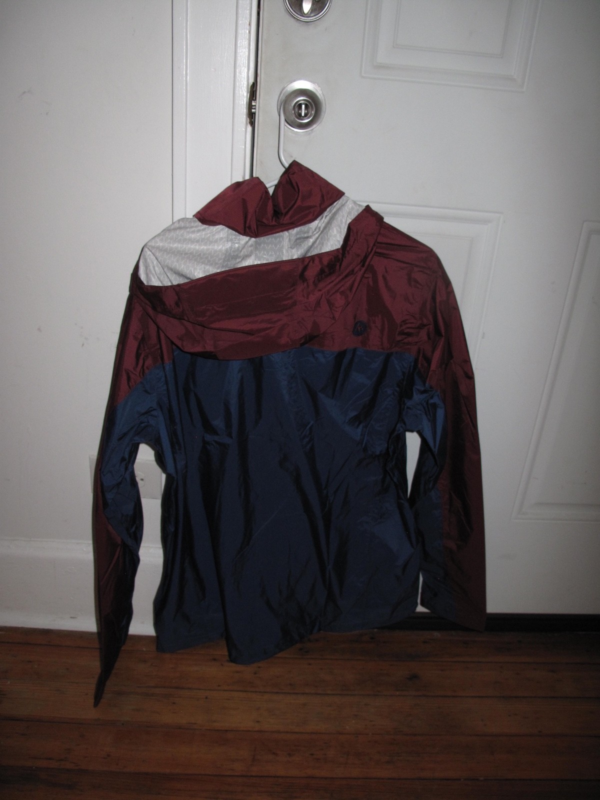 Marmot Precip rain jacket men’s large navy/burgundy NWT